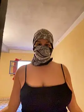 SaraChouchou online show from October 24, 2025, 3:00 pm