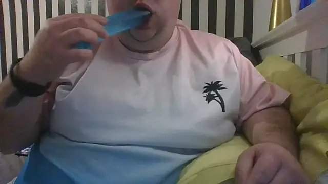 Snapshot of Tommybottoms chatting on October 18, 2025, 12:56 am Tommybottoms online show from October 18, 2025, 12:56 am