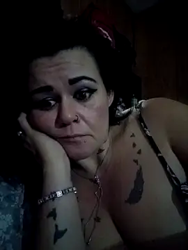 ravenlove1986 online show from October 22, 2025, 11:09 am