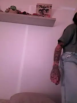 Snapshot of valeriahornier chatting on February 24, 2026, 12:22 am valeriahornier online show from February 24, 2026, 12:22 am