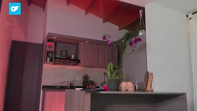 valeriahornier online show from December 5, 2025, 6:01 am