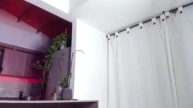 valeriahornier online show from April 25, 2026, 2:58 am