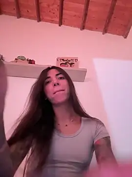 valeriahornier online show from March 11, 2026, 1:10 am