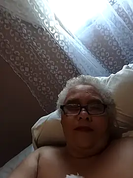 juicyboode online show from October 25, 2025, 1:34 pm