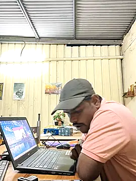 RNlov online show from November 18, 2025, 1:03 pm