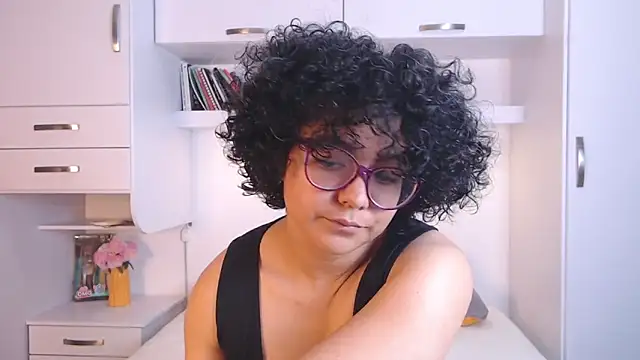 MartiRuis10 online show from November 30, 2025, 9:04 pm