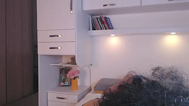 MartiRuis10 online show from November 8, 2025, 6:55 pm