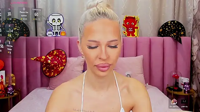 Snapshot of KailaCrystall chatting on November 1, 2025, 1:45 am KailaCrystall online show from November 1, 2025, 1:45 am