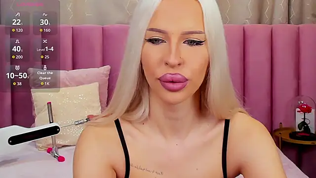 Snapshot of KailaCrystall chatting on November 17, 2025, 1:31 am KailaCrystall online show from November 17, 2025, 1:31 am