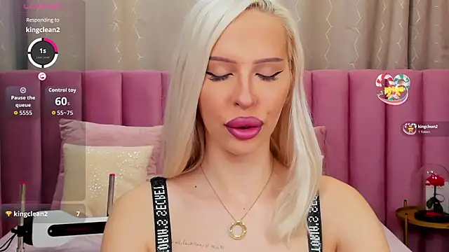 Snapshot of KailaCrystall chatting on December 15, 2025, 1:33 am KailaCrystall online show from December 15, 2025, 1:33 am