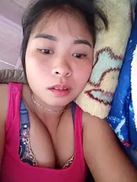 Squirrel-Pear online show from October 28, 2025, 1:39 am