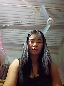 Squirrel-Pear online show from December 3, 2025, 11:47 pm