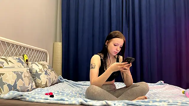 lunavoyce online show from October 25, 2025, 12:32 am