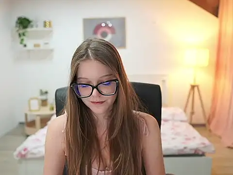 Snapshot of lisa_mccoy_ chatting on October 18, 2025, 1:35 pm lisa mccoy online show from October 18, 2025, 1:35 pm