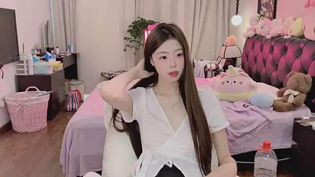 Snapshot of Onecutelittle chatting on May 16, 2026, 6:23 am Onecutelittle online show from May 16, 2026, 6:23 am