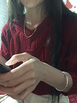 Snapshot of Kylie_beem chatting on November 16, 2025, 12:37 am Kylie beem online show from November 16, 2025, 12:37 am