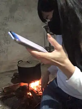 Snapshot of Kylie_beem chatting on October 30, 2025, 12:42 am Kylie beem online show from October 30, 2025, 12:42 am