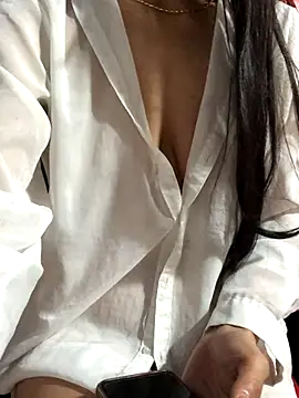 Snapshot of Kylie_beem chatting on November 2, 2025, 2:49 am Kylie beem online show from November 2, 2025, 2:49 am