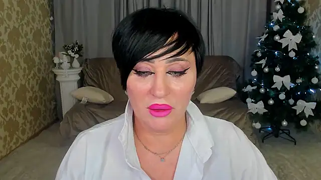 KiraTempt online show from December 19, 2025, 12:07 pm