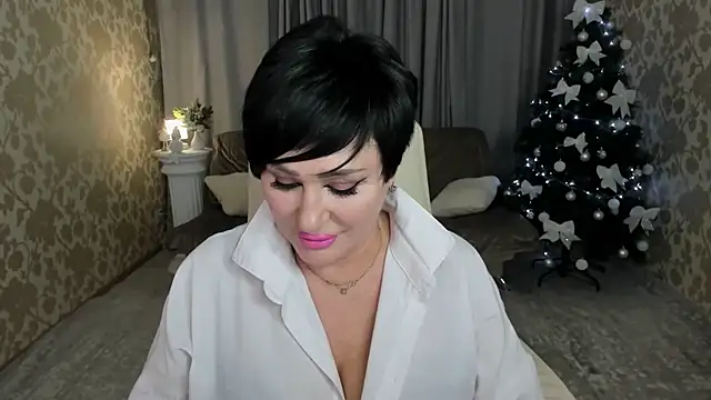 Snapshot of KiraTempt chatting on November 30, 2025, 11:44 am KiraTempt online show from November 30, 2025, 11:44 am