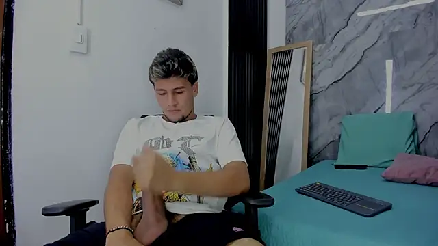 Alan-Smith1 online show from November 29, 2025, 7:58 pm