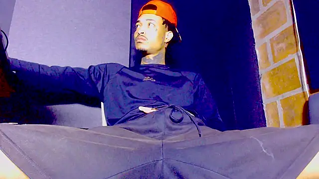 Snapshot of Anaconda_larga chatting on February 13, 2026, 1:22 pm Anaconda larga online show from February 13, 2026, 1:22 pm