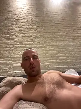 Snapshot of Rotteei1 chatting on November 9, 2025, 5:44 am Rotteei1 online show from November 9, 2025, 5:44 am