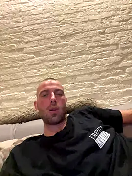 Snapshot of Rotteei1 chatting on October 27, 2025, 6:53 pm Rotteei1 online show from October 27, 2025, 6:53 pm