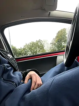 Snapshot of Rotteei1 chatting on October 25, 2025, 8:35 am Rotteei1 online show from October 25, 2025, 8:35 am