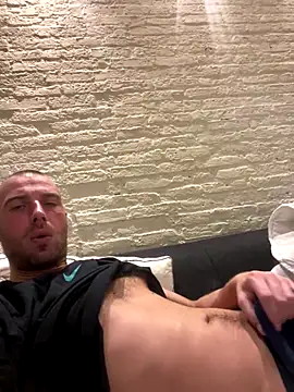 Snapshot of Rotteei1 chatting on November 15, 2025, 7:51 pm Rotteei1 online show from November 15, 2025, 7:51 pm