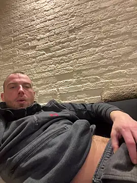 Rotteei1 online show from February 28, 2026, 9:03 pm