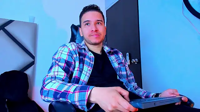 mike 257 online show from November 7, 2025, 12:21 pm