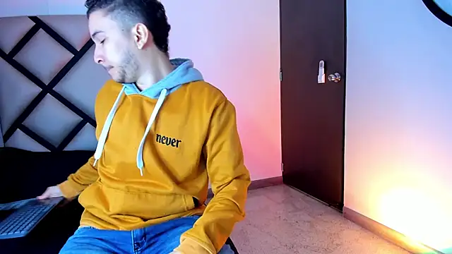 mike 257 online show from November 27, 2025, 11:54 am