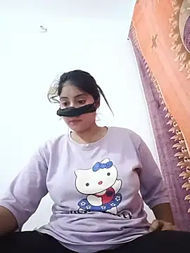 Snapshot of Hot_Angle chatting on June 3, 2026, 4:01 pm Hot Angle online show from June 3, 2026, 4:01 pm