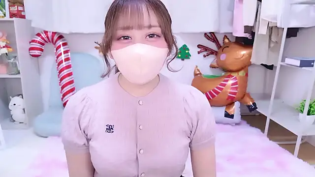 shiyu xx online show from December 17, 2025, 6:51 am