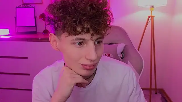 Snapshot of crisp1n chatting on February 22, 2026, 6:16 am crisp1n online show from February 22, 2026, 6:16 am