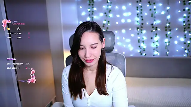 Snapshot of WhyEmmyCry chatting on December 17, 2025, 5:34 am WhyEmmyCry online show from December 17, 2025, 5:34 am