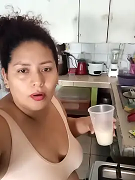 Snapshot of chikis12_ chatting on November 24, 2025, 5:13 pm chikis12 online show from November 24, 2025, 5:13 pm