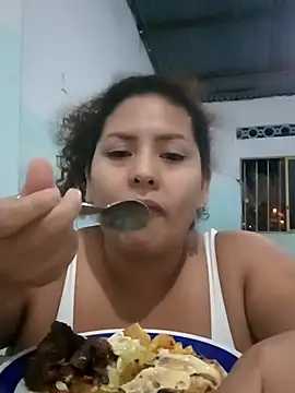 Snapshot of chikis12_ chatting on December 3, 2025, 12:23 am chikis12 online show from December 3, 2025, 12:23 am