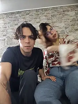 ScaraAndTomy online show from April 17, 2026, 7:38 pm