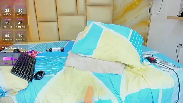 NahomiWalker  online show from December 19, 2025, 9:00 am