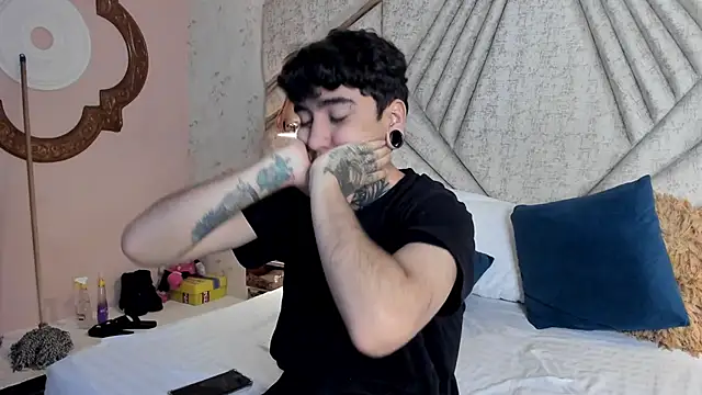 SantiOlsen online show from November 12, 2025, 12:31 pm