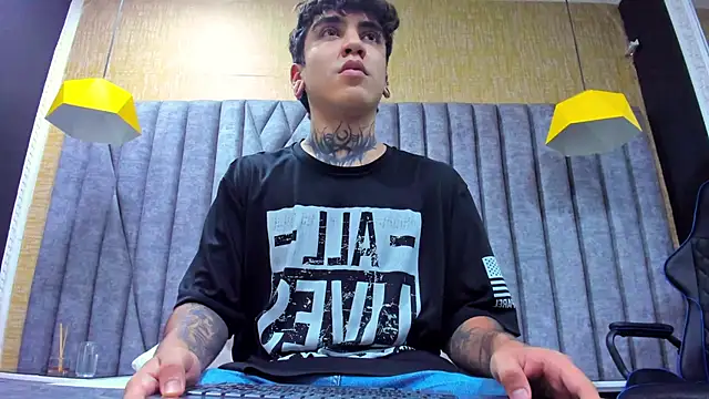 SantiOlsen online show from November 22, 2025, 7:35 pm