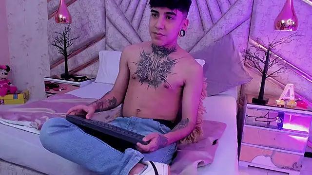 SantiOlsen online show from December 3, 2025, 12:26 pm