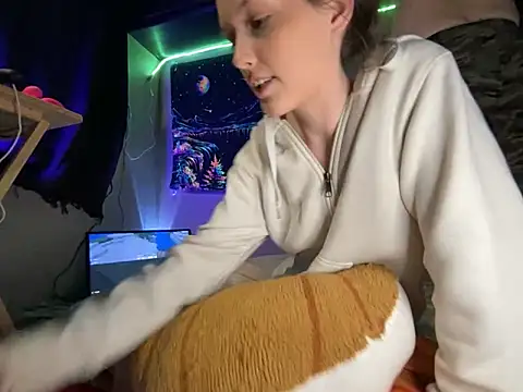 Thedeepwebcutie online show from February 17, 2026, 8:00 am