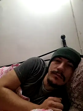 bbyxklaus online show from October 30, 2025, 2:21 am