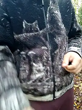 bbyxklaus online show from November 11, 2025, 8:20 am