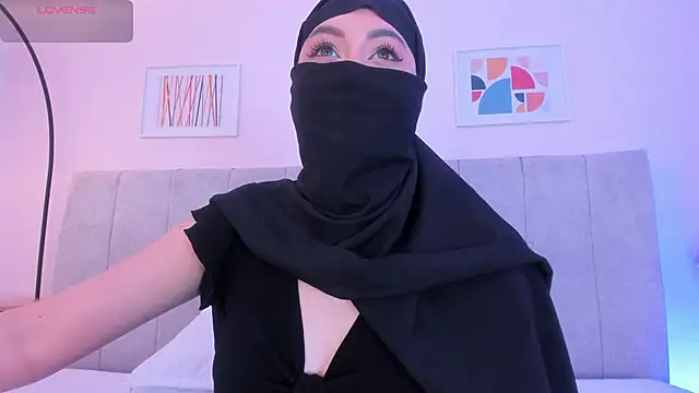 fatiima  online show from May 19, 2026, 7:32 pm