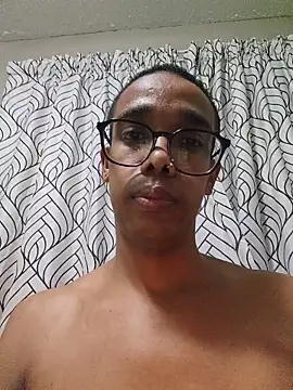 Snapshot of AlgeeBoksburg chatting on May 18, 2026, 6:45 pm AlgeeBoksburg online show from May 18, 2026, 6:45 pm