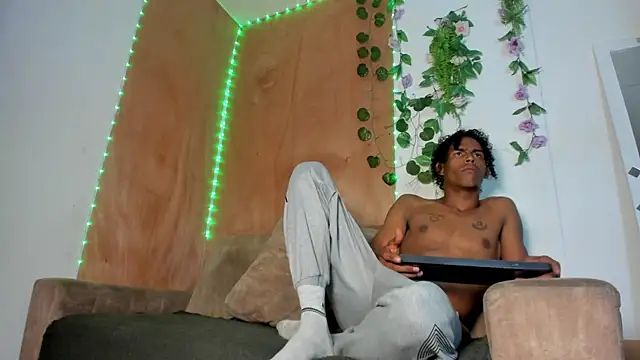 Snapshot of Jax_Thunder chatting on February 28, 2026, 1:33 pm Jax Thunder online show from February 28, 2026, 1:33 pm